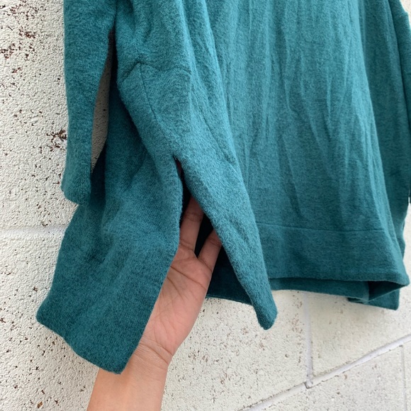 ANTHROPOLOGIE POSTMARK Mila turtleneck sleeves - Picture 3 of 5